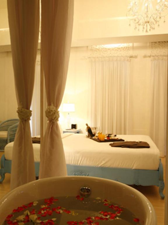 Hotel The Heritage Baan Silom 3*