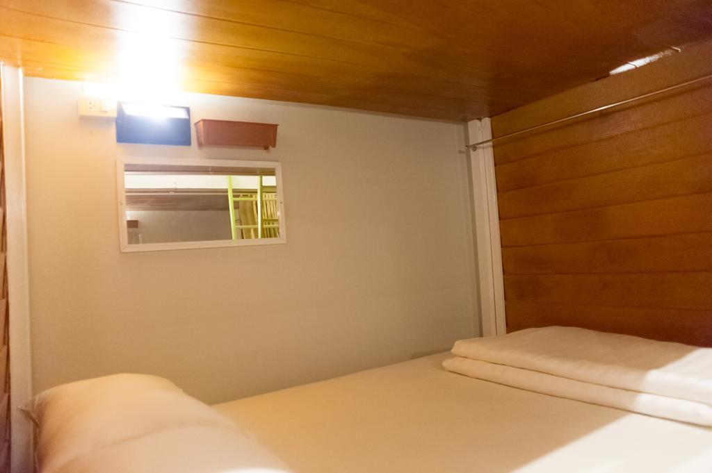 Glad Bar & Restaurant Hostel