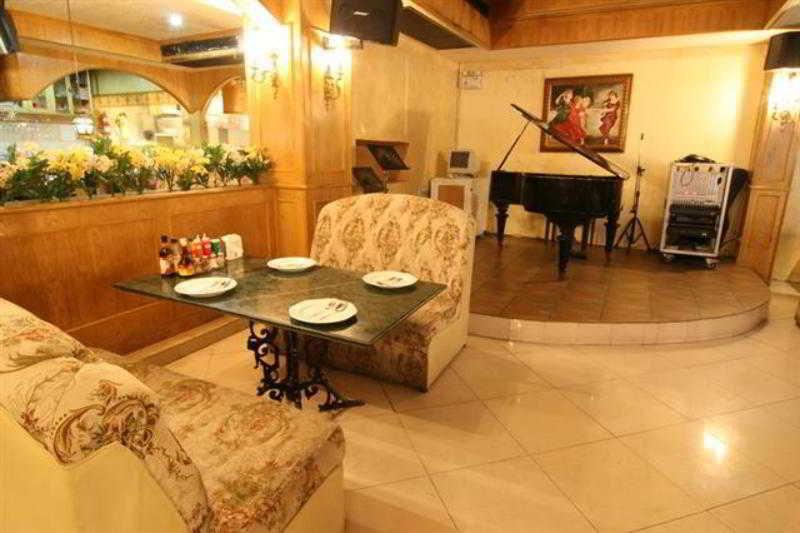 13 Coins Antique Hotel