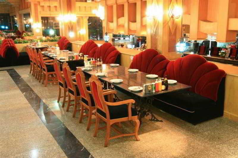 Hotell 13 Coins Airport Ngam Wong Wan - Domestic 3*