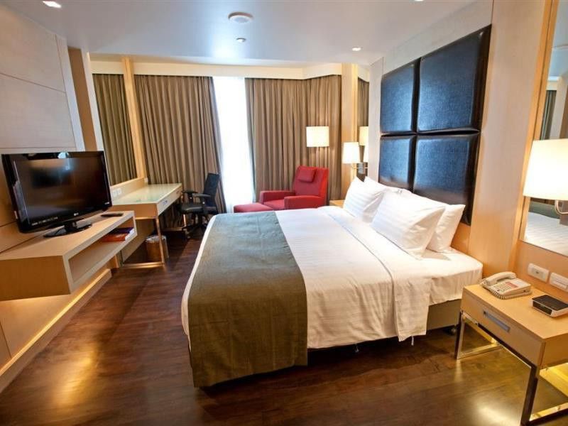 Sora & Sukhumvit Hotel 4*