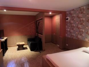 Q Hotel