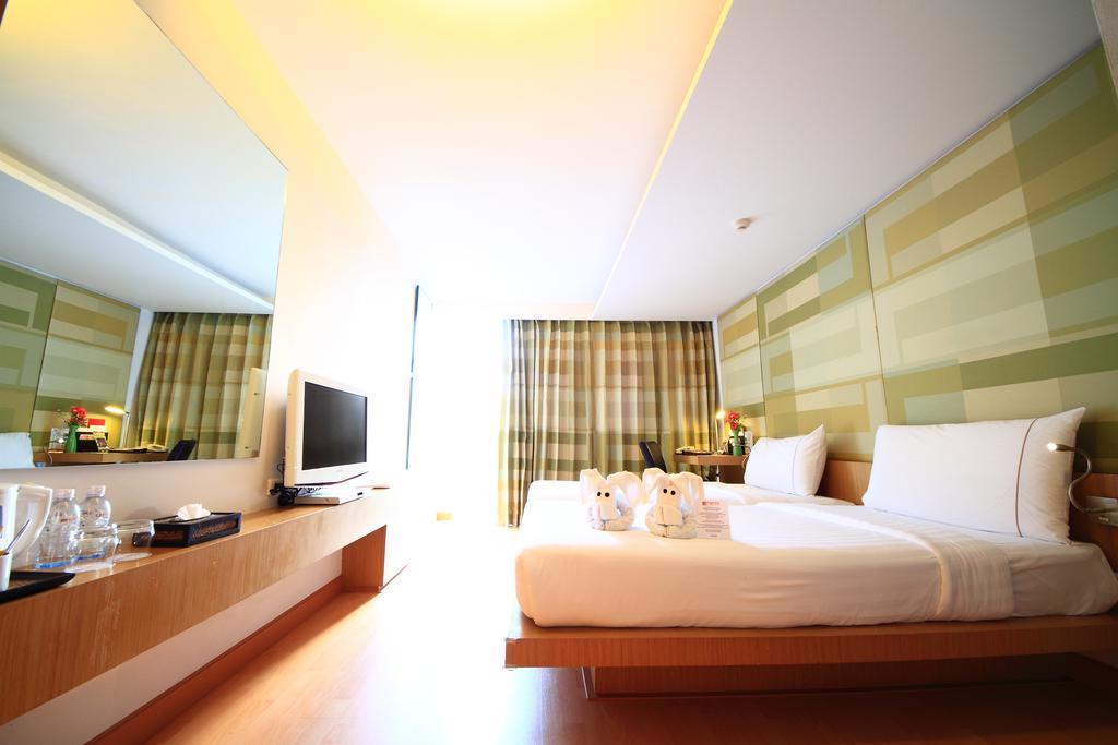 Le Fenix Sukhumvit 11 Hotel