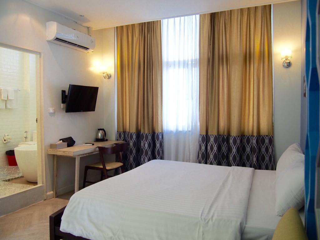 Retroasis Hotel 3*