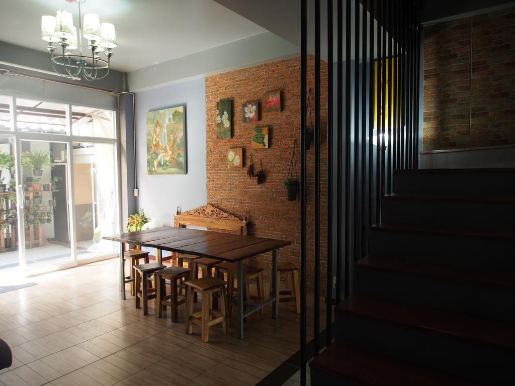Guest house Sriyanar Place *
