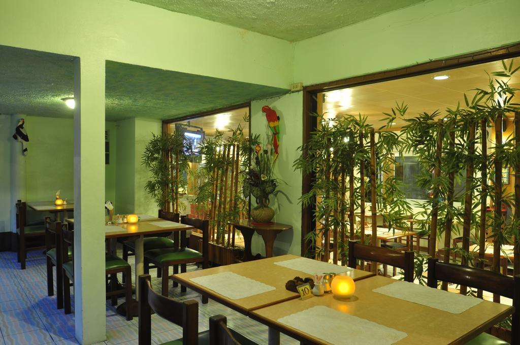 Swan Hotel 2*