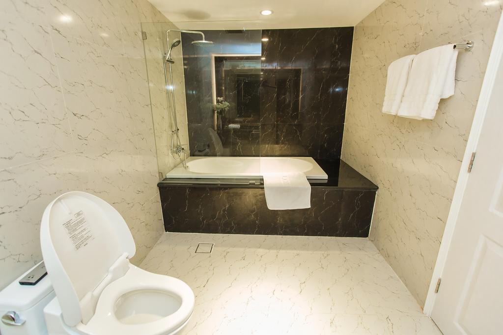 State Tower Silom By Halo *