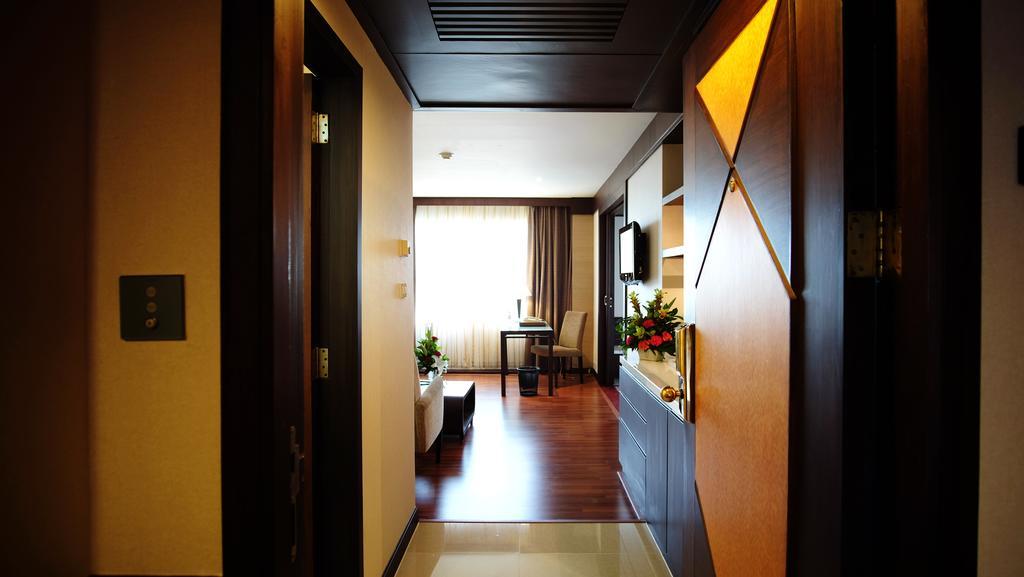 Zenith Sukhumvit Hotel 4*