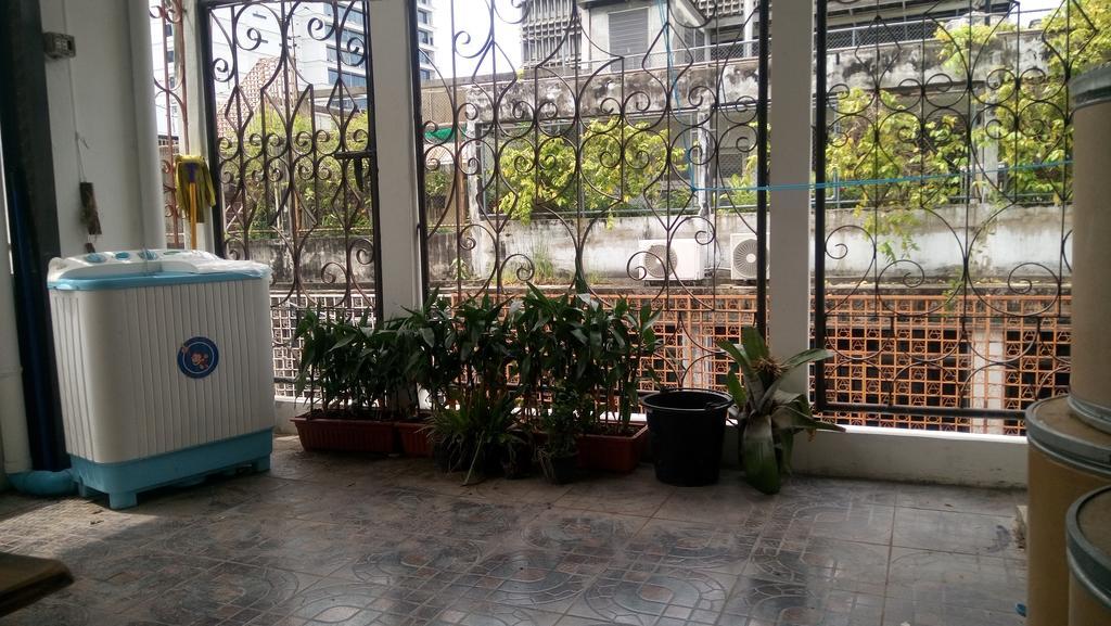 E&g Bangkok