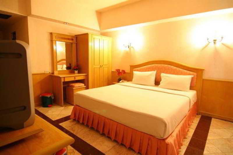 Hotel 13 Coins Bangna Bitec 3*
