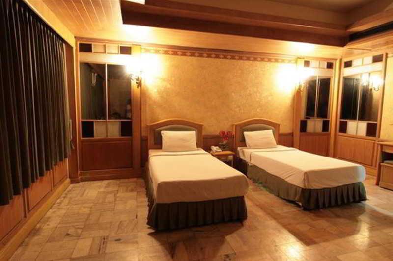 13 Coins Bangna Bitec Bangkok