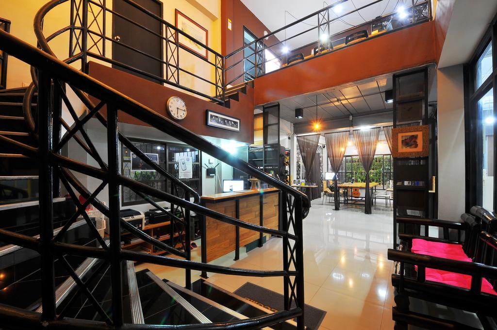 Pyat Music And Artel Guest house Bangkok