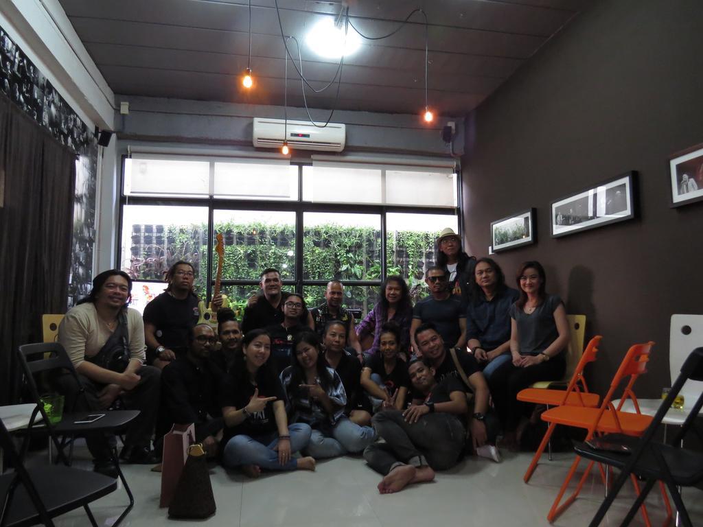Pyat Music And Artel Guest house Bangkok