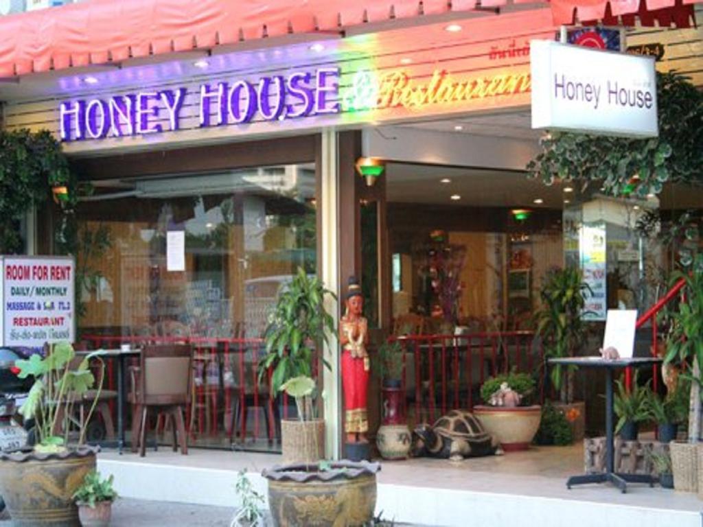 Hostel Honey House 2 *