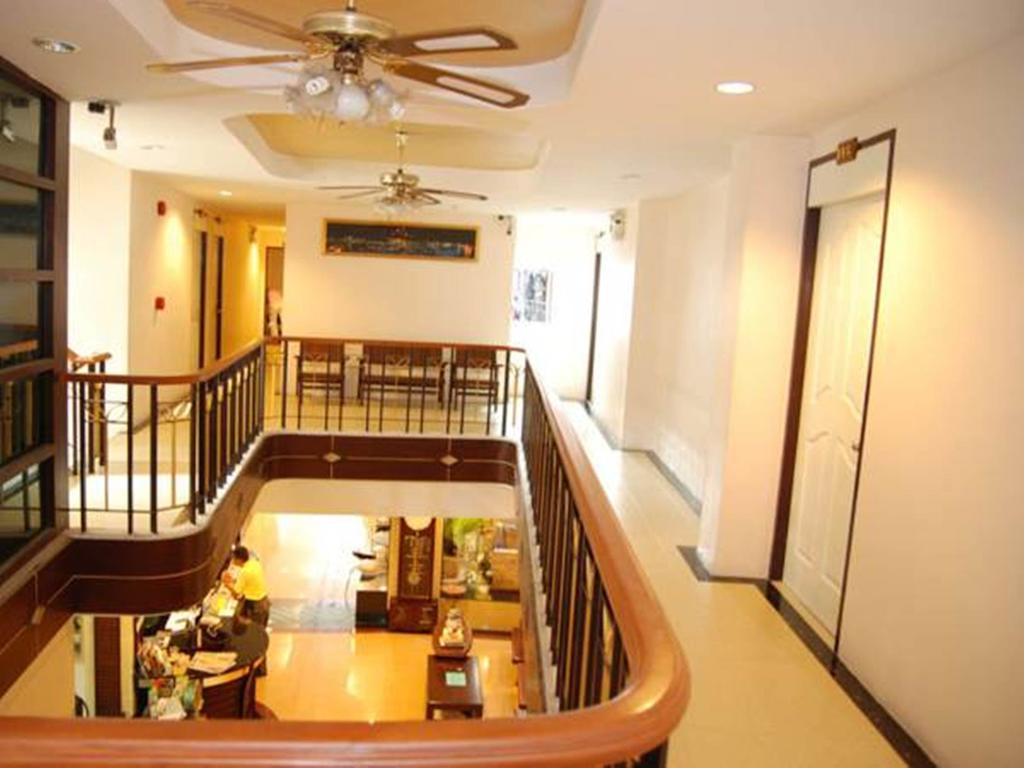Rambuttri House Bangkok