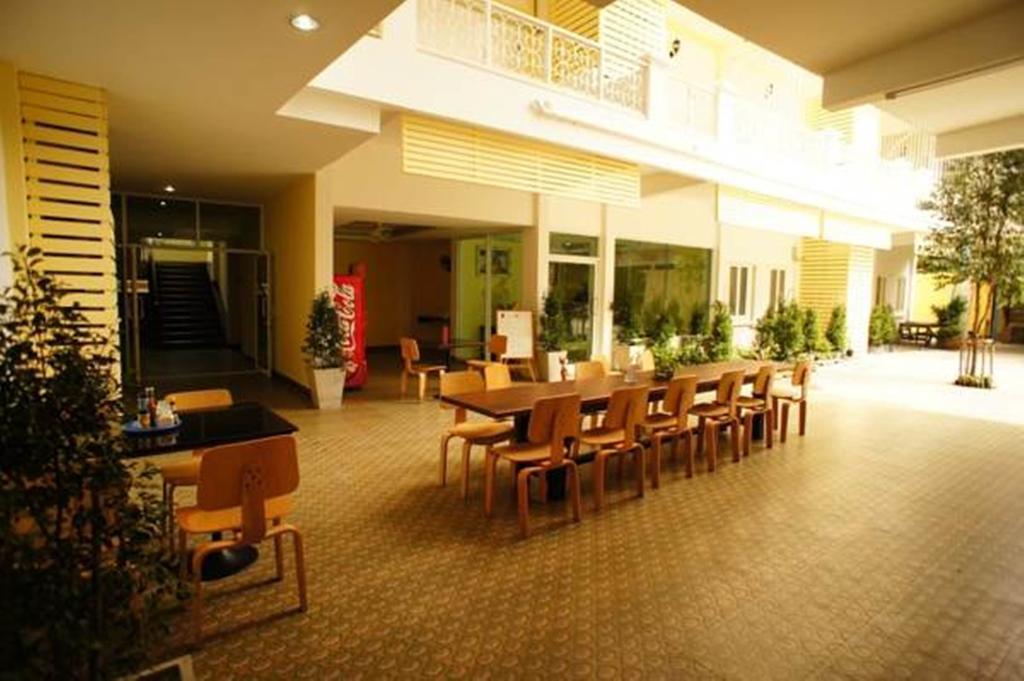 Sri Krungthep Hotel 2*