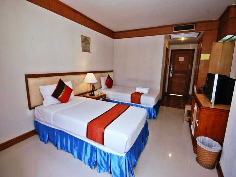 Silom Avenue Hotel