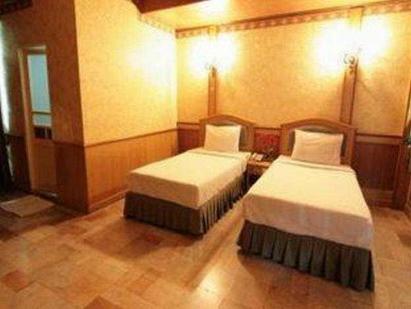 Hotel 13 Coins Bangna Bitec