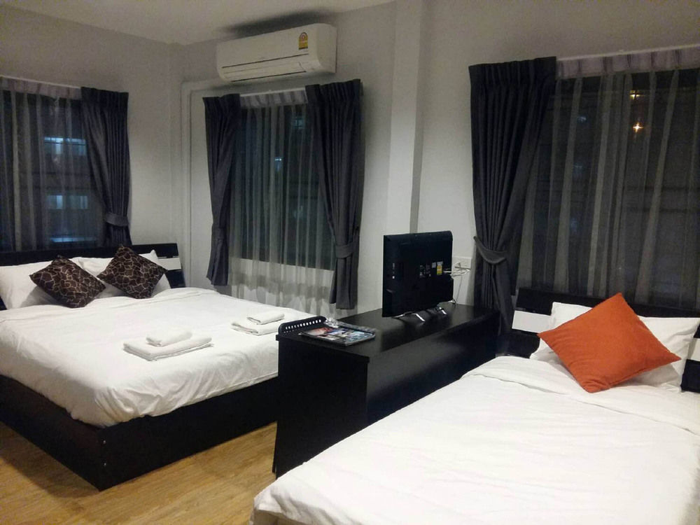 Bed & Breakfast The Cube Sathorn Boutique เดอะ คิวบ์ สาทร บูติค โฮเทล Near Bts Surasak Bangkok
