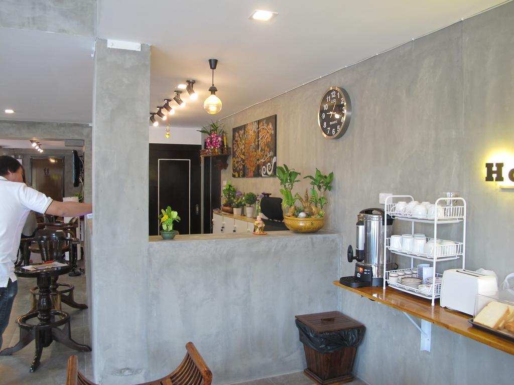 Hoppers Place Donmuang Hostel *