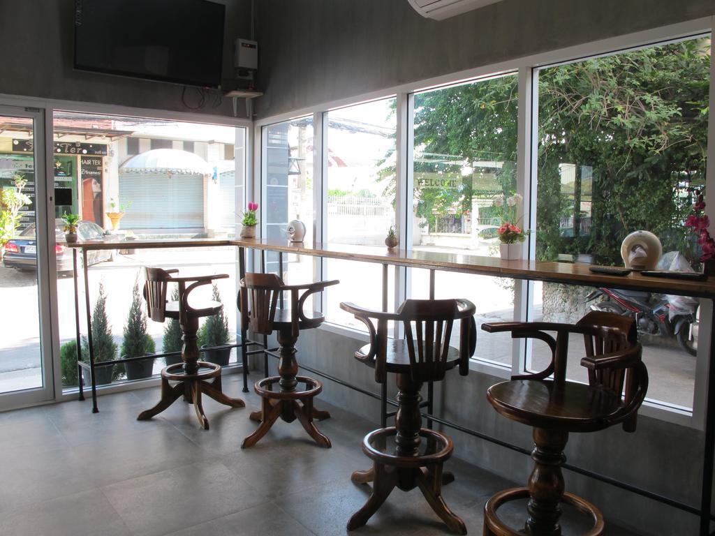 Hoppers Place Donmuang Hostel Bangkok