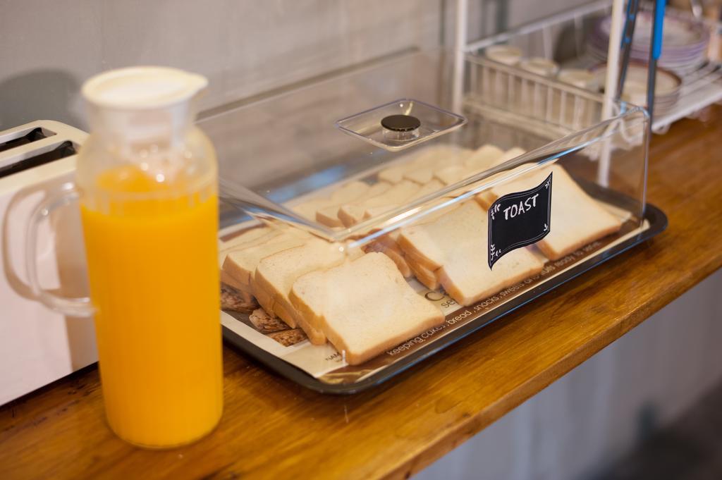 Hoppers Place Donmuang Hostel