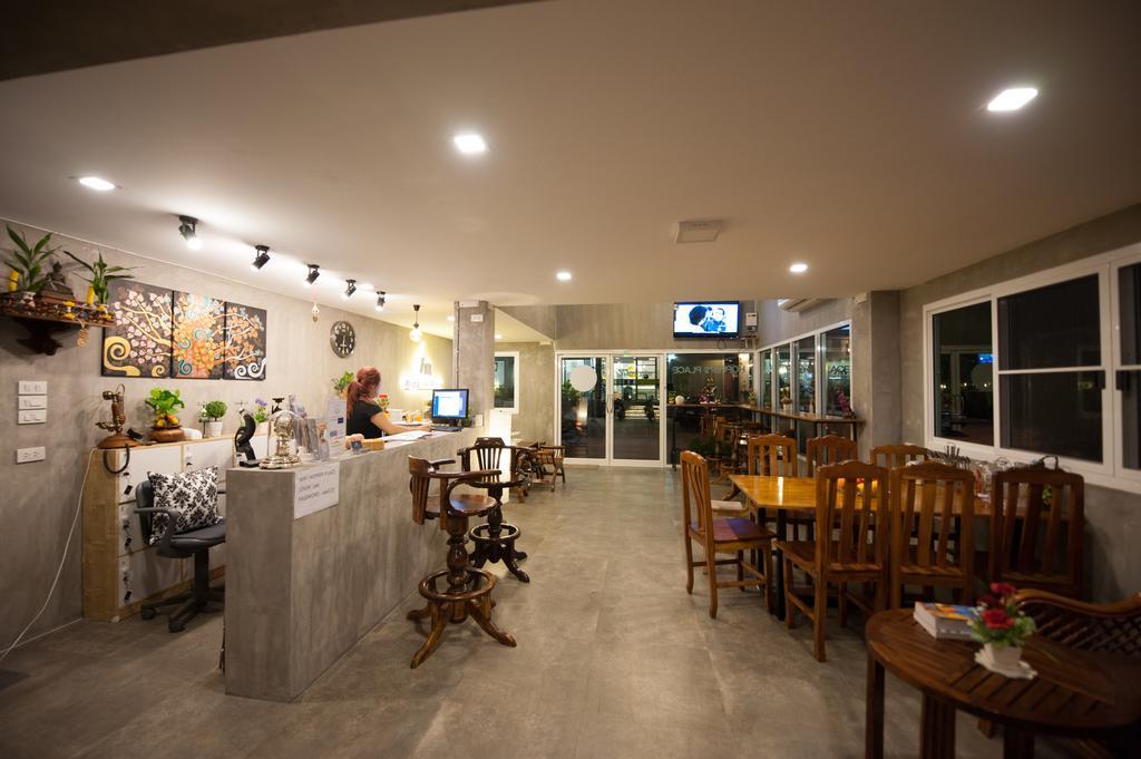Hoppers Place Donmuang Hostel *