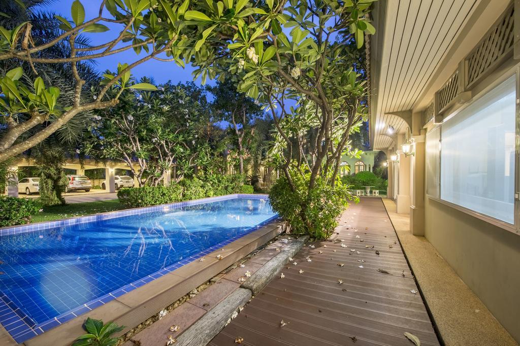 Grand With Private Pool Villa Bangkok