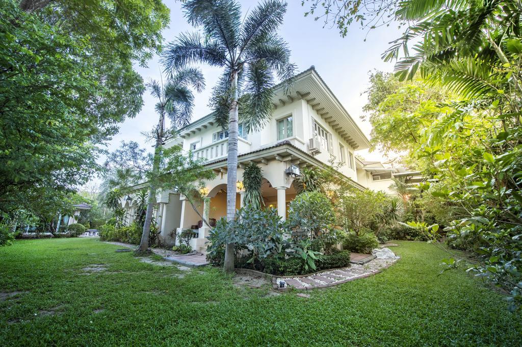 Grand With Private Pool Villa Bangkok