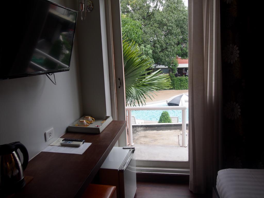 Retroasis Hotel