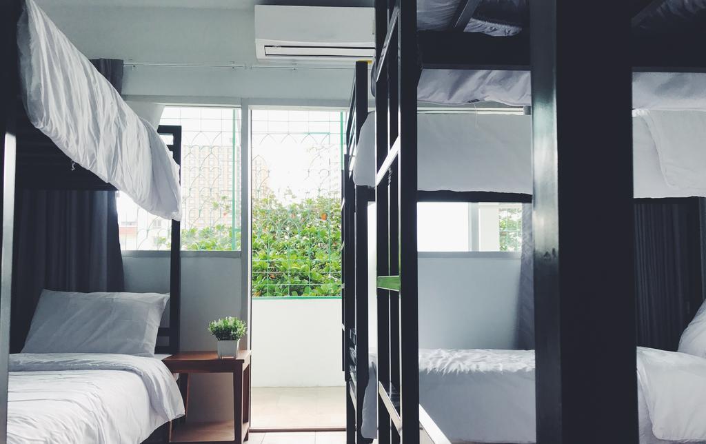 Victory Park Hostal *