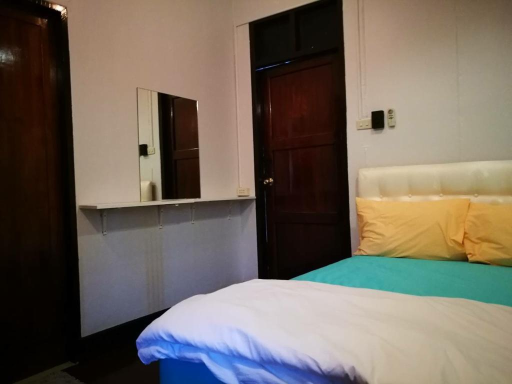 First 1 Boutique At Sukhumvit 1 Bangkok