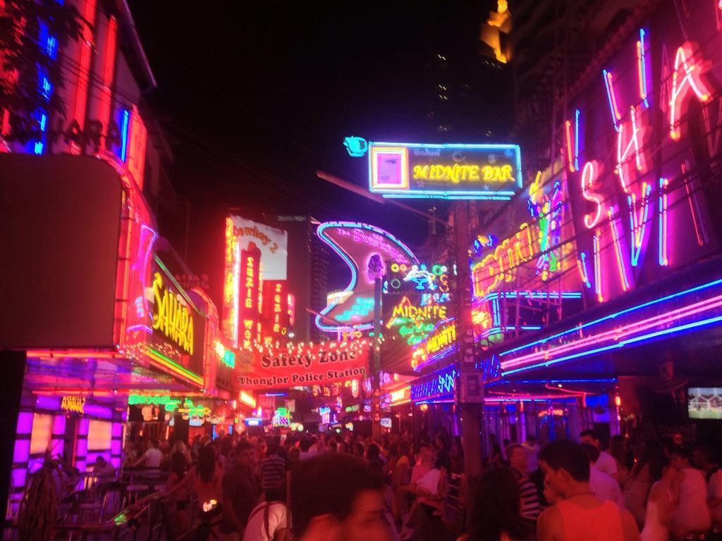 Solitaire Sukhumvit 11 - Sha Extra Hotel