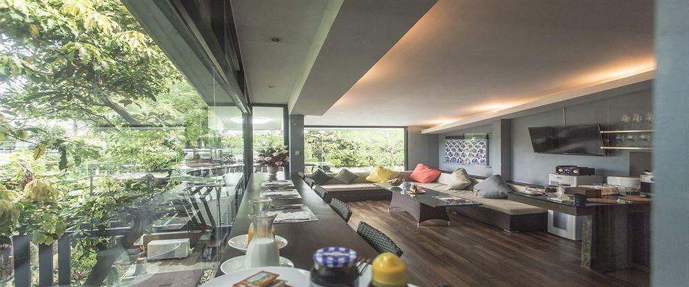 Bed & Breakfast Third Rock 3*