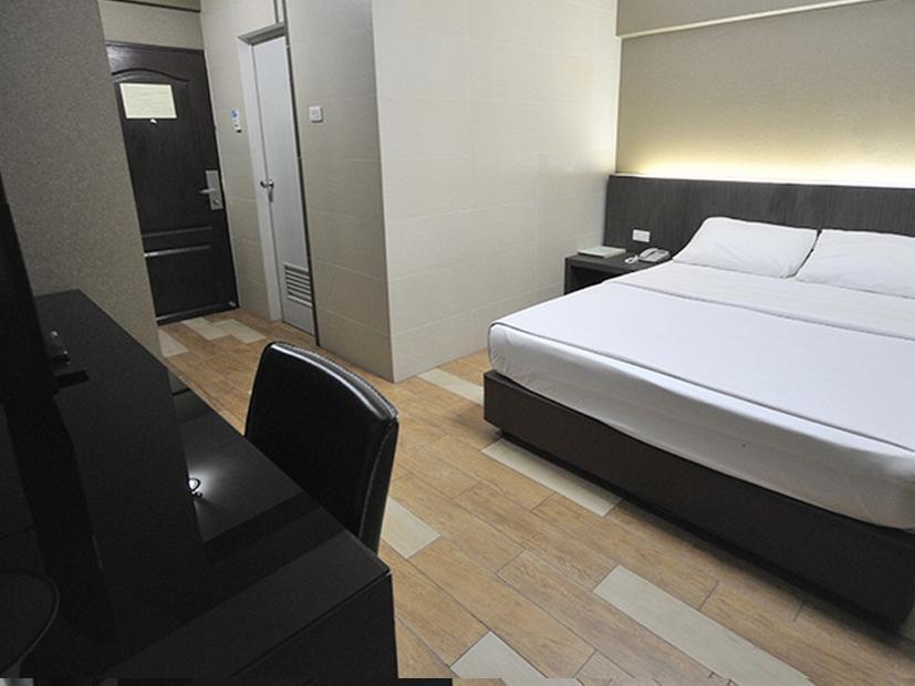 Hotel Watana 2*