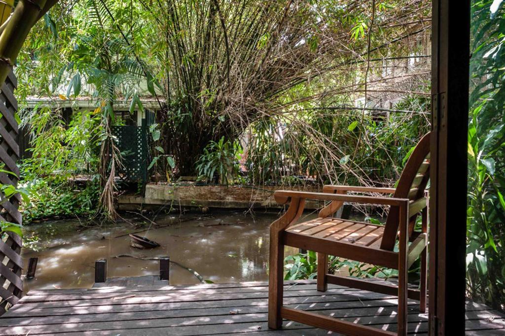 House By The Pond 3*