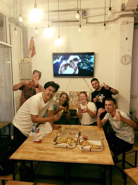 Warm White Hostal