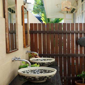 Baan Dinso Hostal *