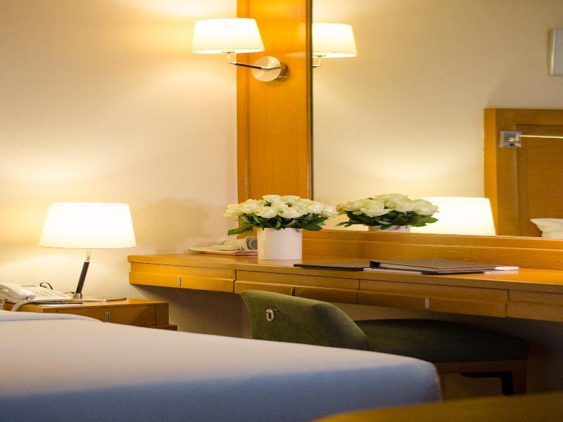 At Ease Saladaeng By Aetas Hotel