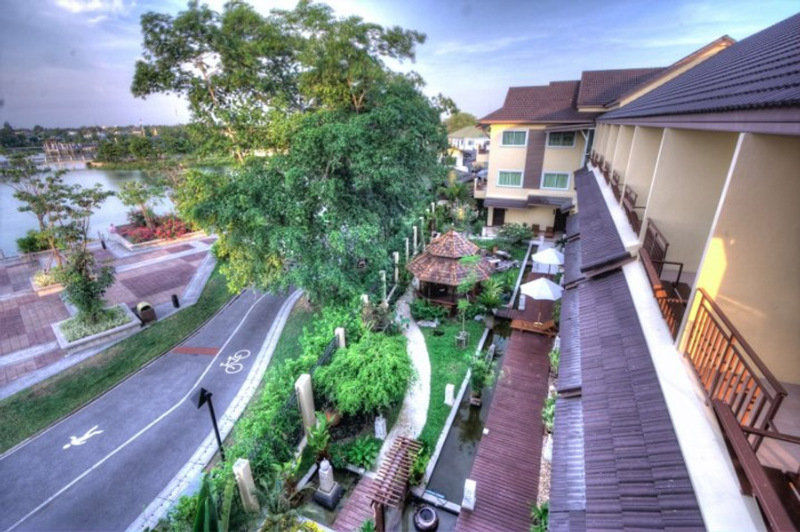 Suphan Hometel Bangkok