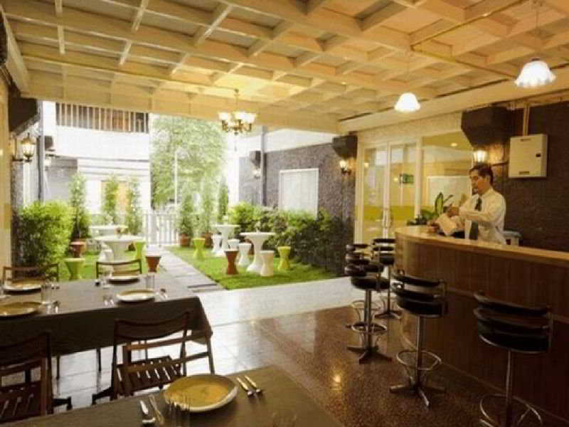 Khách sạn Kriss 4*