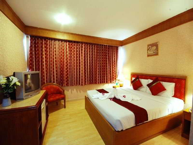 Silom Avenue Hotel