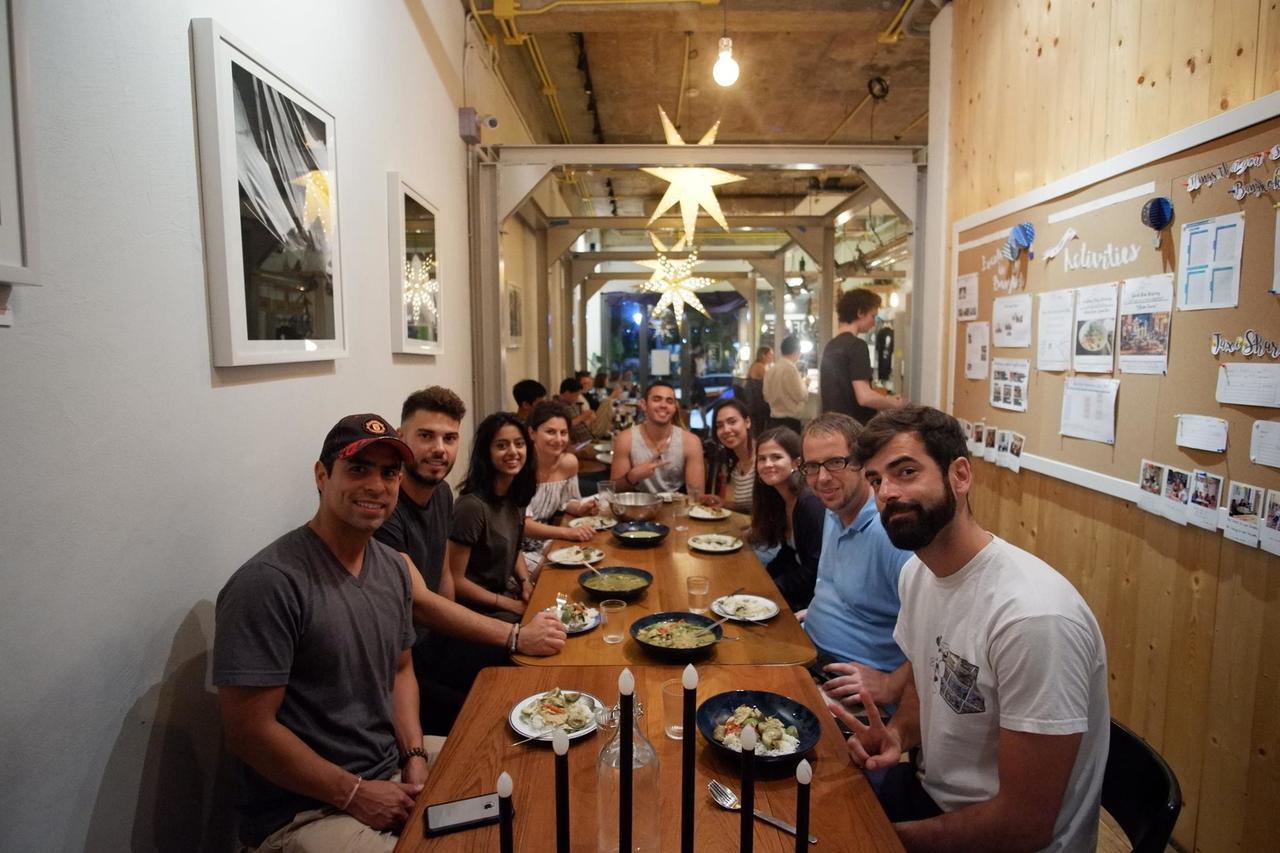 Hostal Good One Poshtel & Cafe Bar