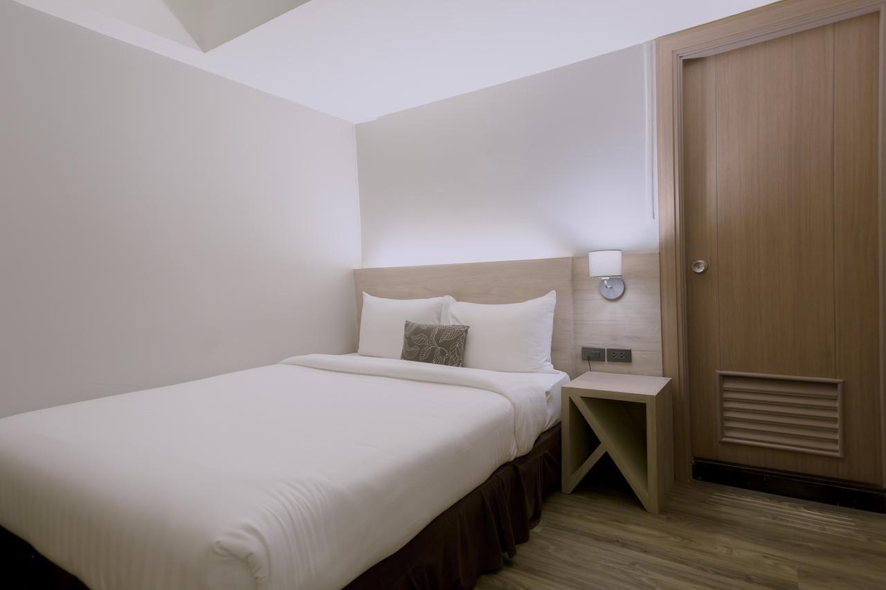 Maxim's Hotel 3*
