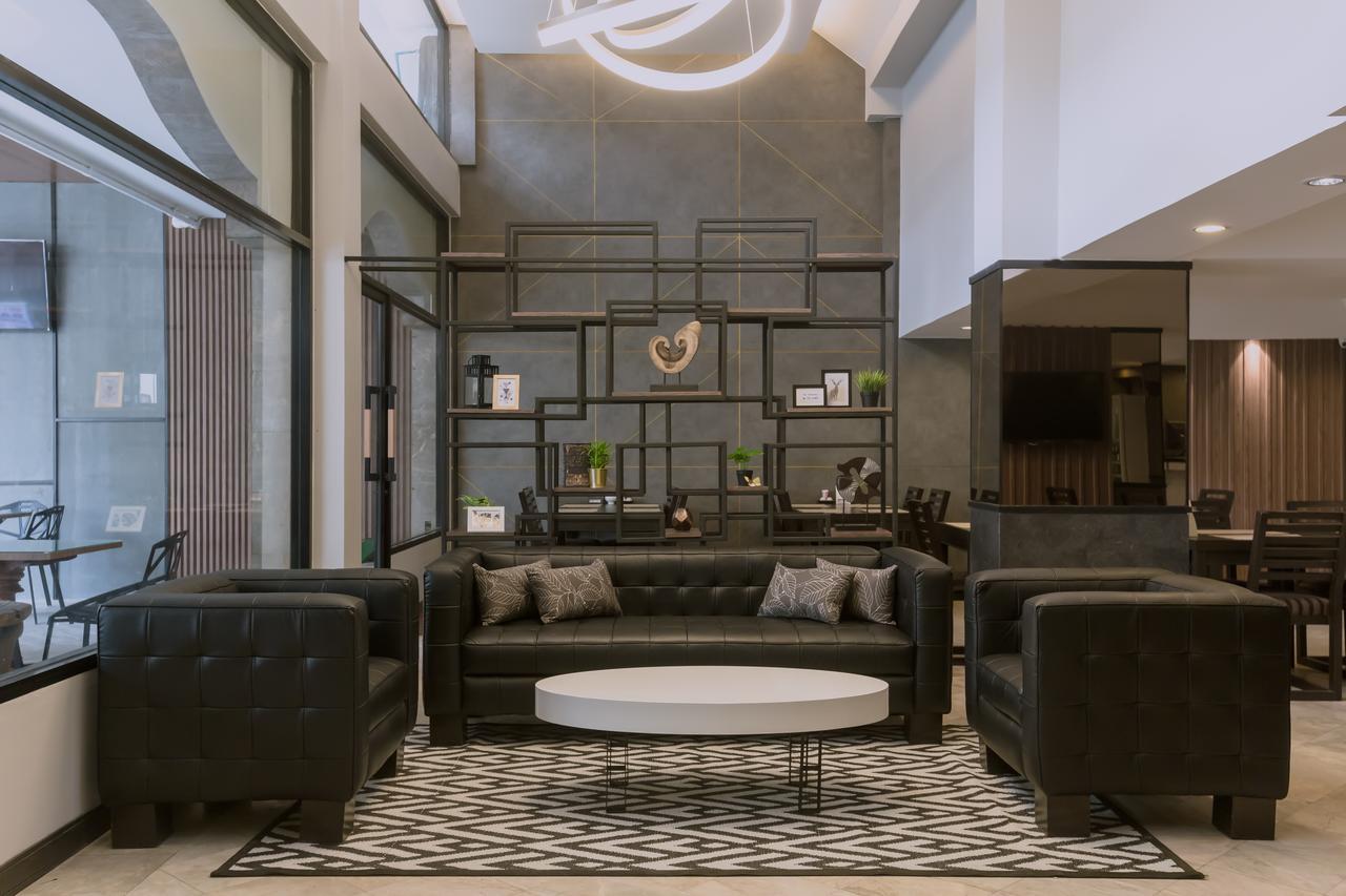 Maxim's Hotel 3*
