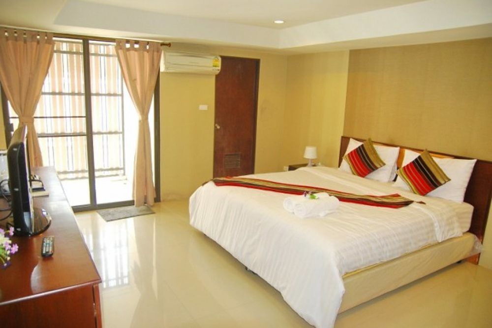 Grannylla Charoenkrung Bangkok