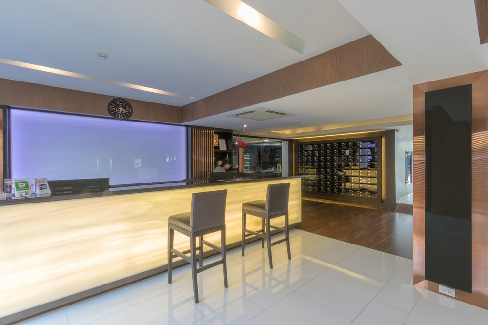 Chateau De Sukhumvit Apartahotel Bangkok