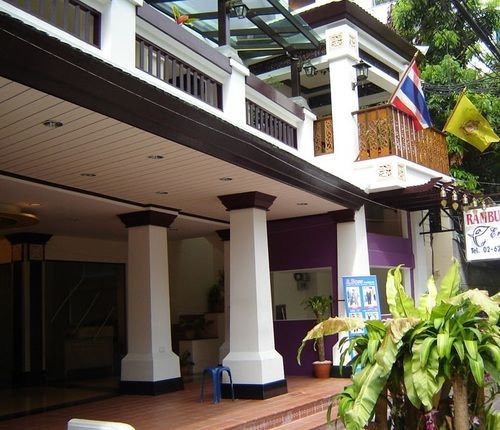 Rambuttri House Hotel