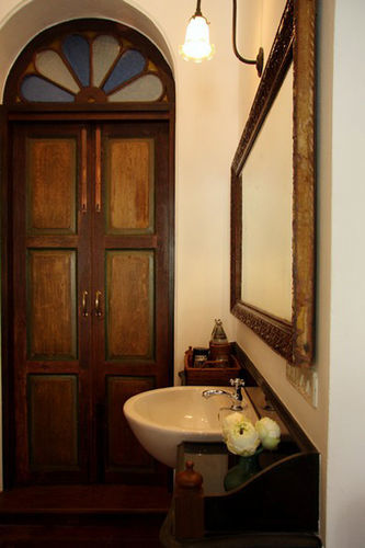 The Bhuthorn Bed & Breakfast Bangkok