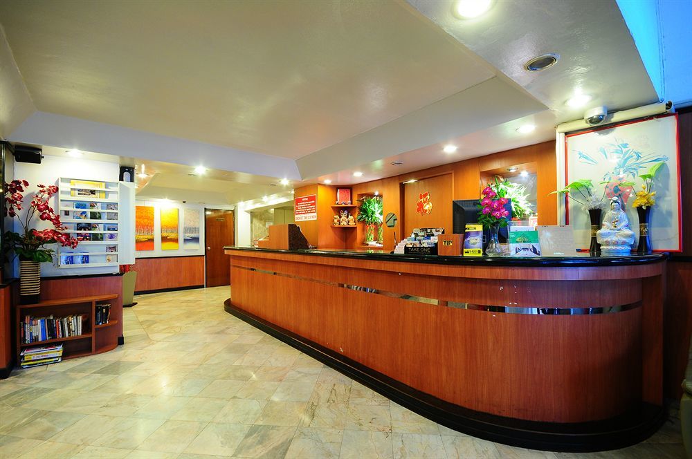 Maxim's Hotel 3*